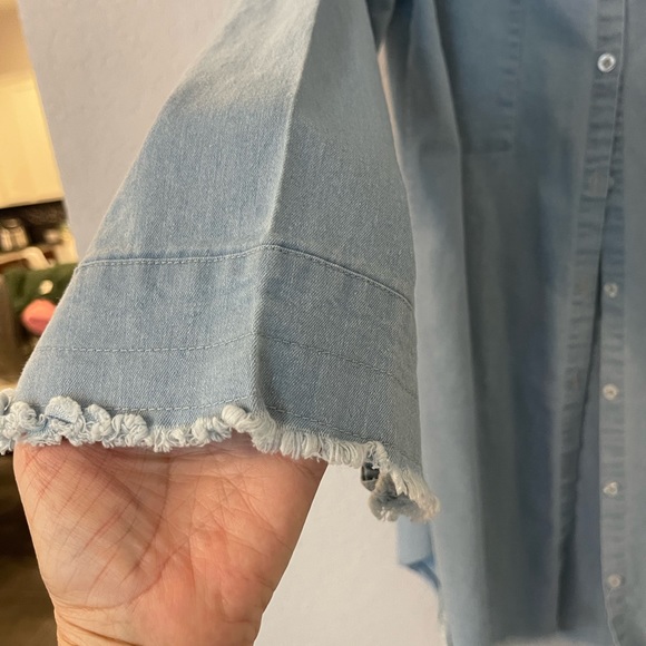 %% Unbranded Denim Button Down Woman’s Blouse Size: Large Preloved - Picture 5 of 10